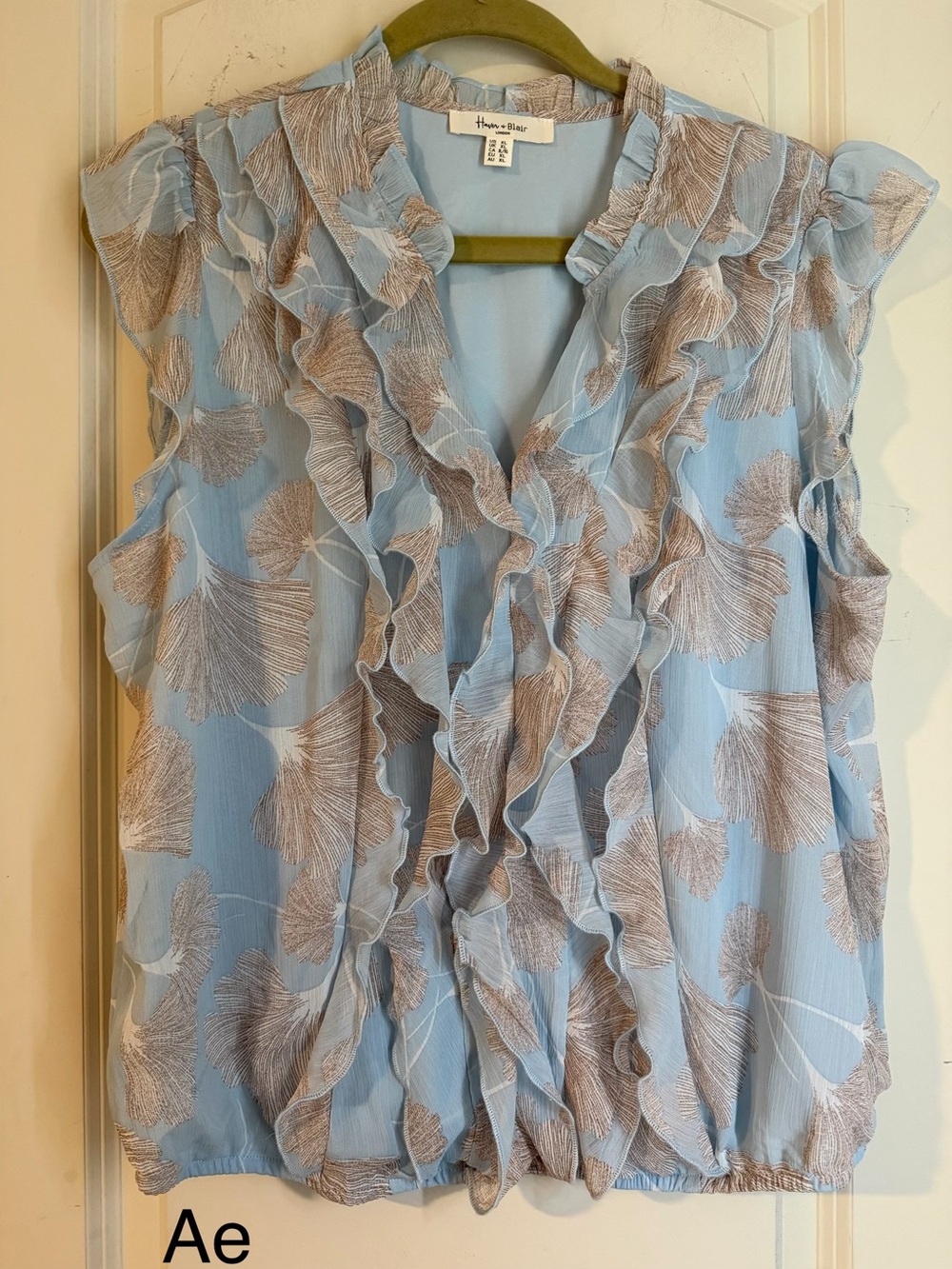 Haven & Blair Blue floral frill front and Sleeveless Ruffle Front Blouse XL